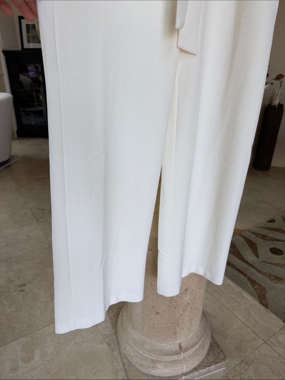 Sleeveless Creme Ivory Colored V-Neck Jumpsuit with Waist Tie Sz 6 - Picture 6 of 13